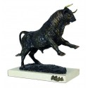 Escultura realista de animales de Ángeles Anglada TORO MALVADO