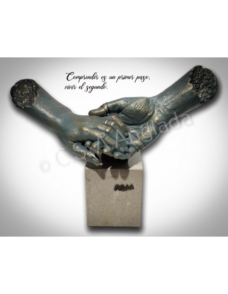 Escultura de manos Tu Mano En La Mía - Anglada Esculturas
