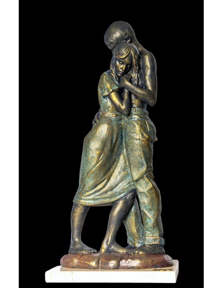 Escultura de pareja Abrazo - Anglada Esculturas