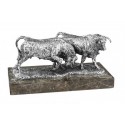 Escultura realista de animales de Ángeles ANglada MANADA EN PELEA