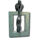 Moderna escultura de pareja CONEXION de Ángeles Anglada